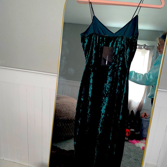 Fashion Nova velvet mini dress in hunter green - women’s size small - Picture 2 of 4